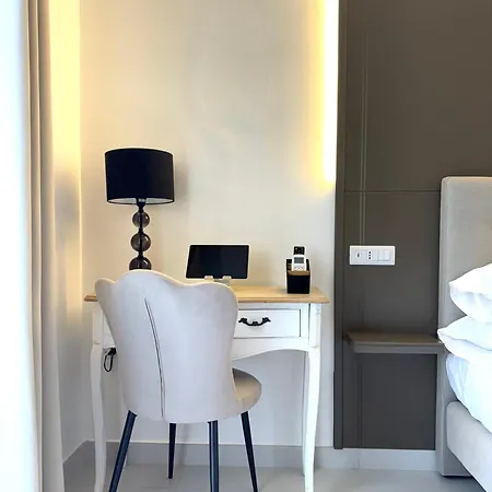 23 4* رافيلّو